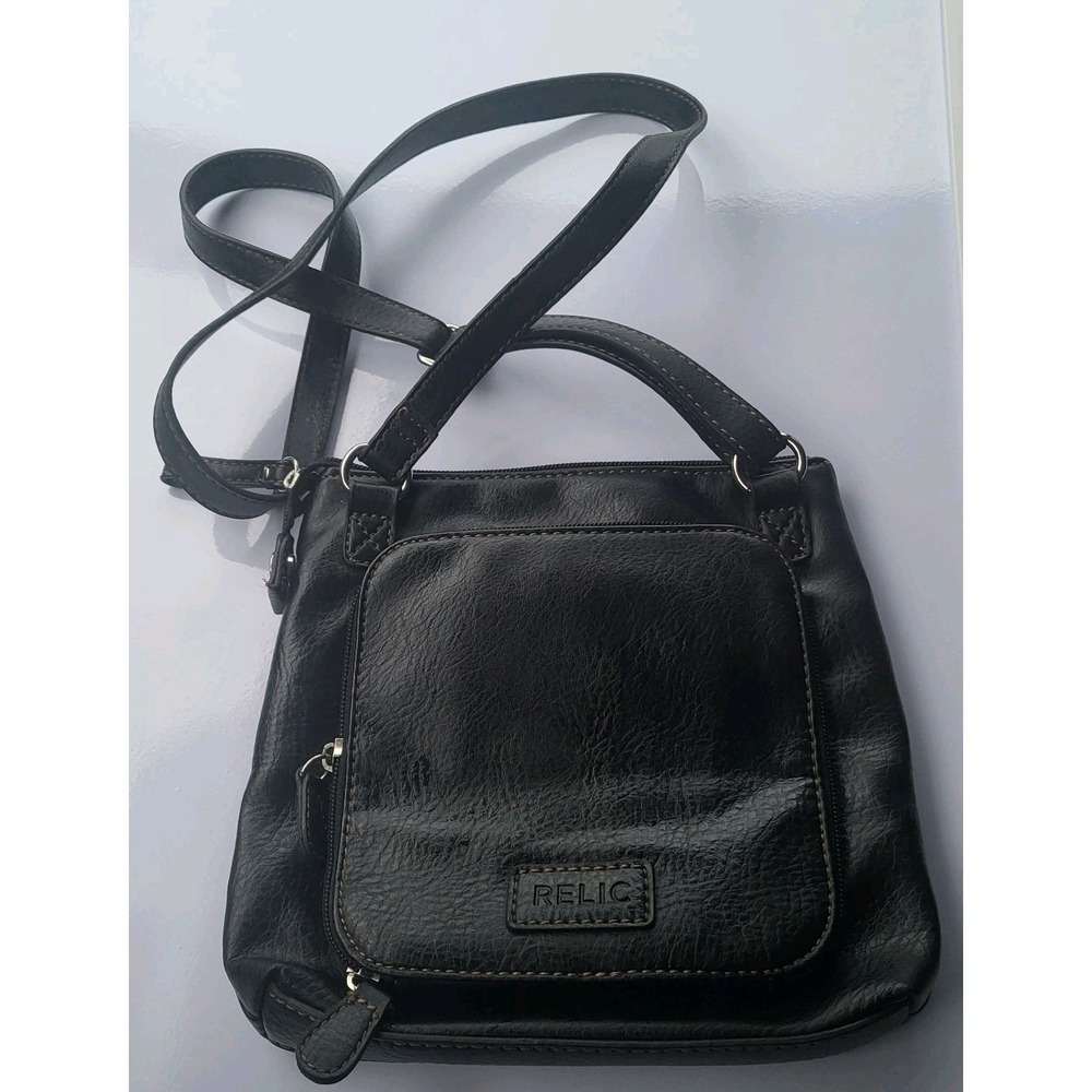 relic‎ brand black crossbody very clean synthetic faux leather exterior